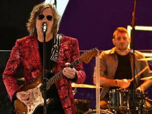 Широм затворених очију - Златни папагај  	