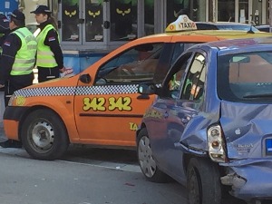 Ухапшени осумњичени за насилничко понашање, намерно изазвали судар у Краљеву