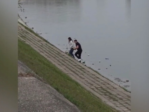 Перформанс на лепом, загађеном Дунаву забринуо Новосађане 