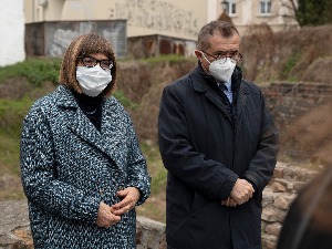 Гојковић  и Пиштало положили венце на месту бомбардоване библиотеке на Косанчићевом венцу