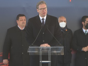 Вучић: Бројеви су бољи али и даље високи, мора се слушати Кризни штаб