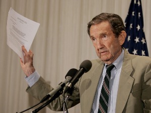 Ремзи Кларк – легендарни државни тужилац САД и противник НАТО агресије на СРЈ