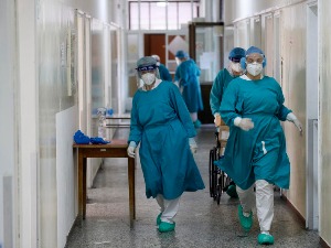 Епидемијски бројеви су бољи, али у Инфективној клиници страхују од попуштања мера