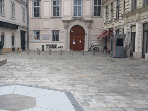 Изложба у Јеврејском музеју у Бечу – место где опроштај постаје оптужба