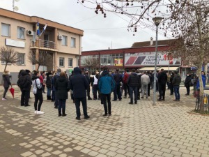 Наставља се протест у Грачаници због напада на српског младића