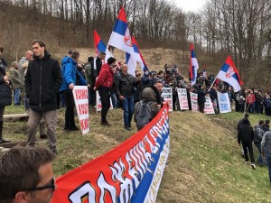 Протест у Горњој Добрињи због рудника, грађани поручују - преци су нам оставили рудник хране и воде