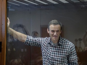 Алексеј Наваљни животно угрожен тврде његови лекари