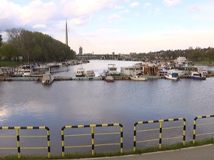 Црна вода у Чукаричком рукавцу, непријатан мирис се шири око Аде Циганлије - има ли решења