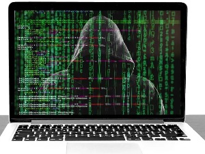 Интернет преваре – како да се не упецамо