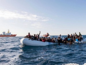 Либија, страхује се да се удавило више од 100 имиграната