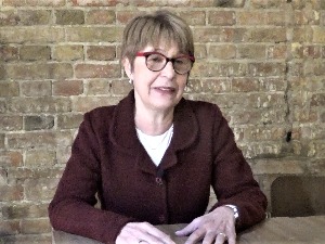 Широм затворених очију - Златни папагај