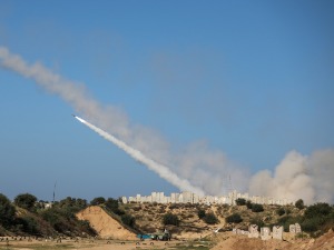 Ракетни напад из појаса Газе, Израел узвратио