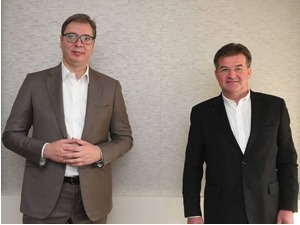 Вучић се састао са Лајчаком у Бриселу