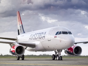 Више летова ка Црној Гори током празника