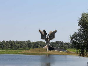 Омладина Теслиног народа о страдању у Јасеновцу 