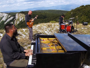 Eyot: Концерт за природу