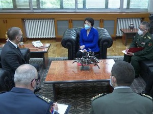 Стефановић са Чен Бо: Јачање сарадње у области одбране