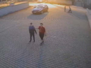 Нудила деци сокиће, хтела да их намами  у кола - како је спречен најгори сценарио у Алтини