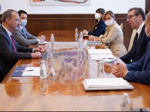 Вучић са Годфријем: Јачање сарадње са САД један од спољнополитичких приоритета за Србију 