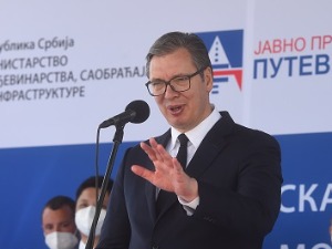Вучић: Београд отворен за дијалог са Приштином, пажљиво анализирамо нон-пејпер