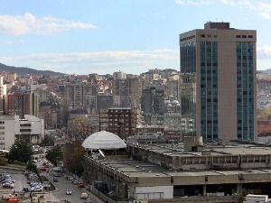 Приштина, влада ангажује спољне сараднике да помогну у дијалогу са Београдом