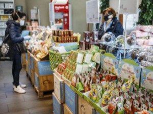 Радно време продавница за празнике – само за Ускрс нерадан дан