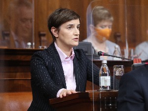 Брнабићева одговарала на питања посланика о родној равноправности, случају "Палма" и Драгану Ђиласу