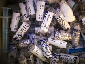 Позив за држављане Србије из иностранства за вакцинацију 