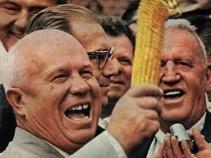 Дизниленд на Колими: Како се Хенри Волас провео у Сибиру, а како Никита Хрушчов у Холивуду Дизниленд на Колими: Како се Хенри Волас провео у Сибиру, а како Никита Хрушчов у Холивуду