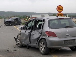 Судар два аутомобила и шлепера код Крушевца, три особе повређене