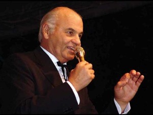 Али када би Звонко Богдан снимио ове Балашевићеве песме, е то би било нешто… Али када би Звонко Богдан снимио ове Балашевићеве песме, е то би било нешто…