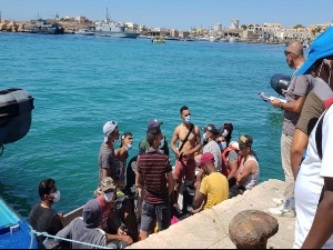 Италијанске луке преплављене мигрантима