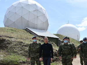 Стефановић на Васкрс са припадницима 126. бригаде ВОЈИН на Муртеници