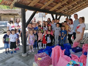 Васкршњи пакетићи деци и помоћ преосталим српским породицама Косовског Поморавља