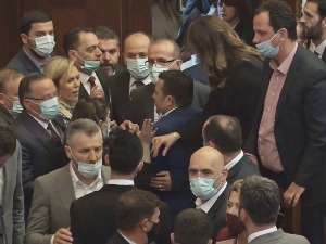 Посланици косовске скупштине на ивици физичког сукоба