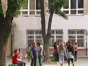 Матура под маскама – да ли је могуће организовати безбедну прославу краја школске године