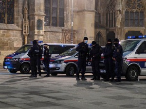 Нови сукоби полиције и демонстраната у Бечу