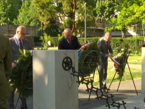 Поповић: Историја је само једна - Срби и Руси су ослободиоци целе Европе у Другом светском рату