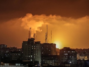 Зелено светло за масовно бомбардовање Газе, убијен један од команданата Хамаса