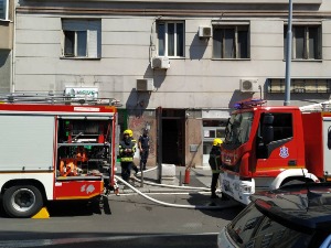 Пожар у Поп Лукиној у Београду, повређена бивша балерина