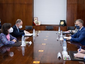 Стефановић са министарком одбране Шпаније