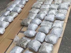 Специјални бункер у аутомобилу, заплењено 26 килограма марихуане 