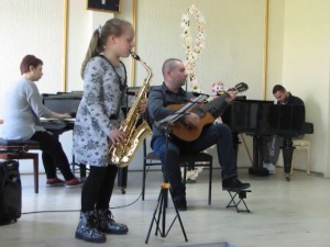 Пласидо Доминго је решио – саксофонисткиња Кики из Параћина је заштитно лице престижног такмичења