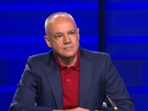 Радојичић: Мирно лето, за јесен треба бити опрезан Радојичић: Мирно лето, за јесен треба бити опрезан