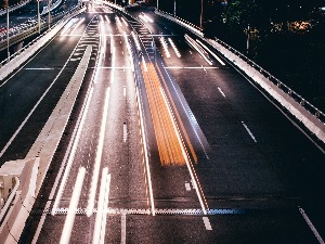 На ауто-путу возио пијан двоструко брже од дозвољеног