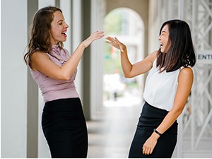 Да ли се мање разумемо ако се не рукујемо