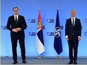 Вучић са Столтенбергом у Бриселу: НАТО је посвећен КФОР-у и његовој мисији