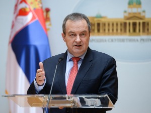 Дачић: Посланици 8. јуна разматрају питање промене Устава