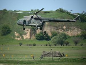 Борба против убачене терористичке групе – војна вежба српских и руских специјалаца у Орешцу