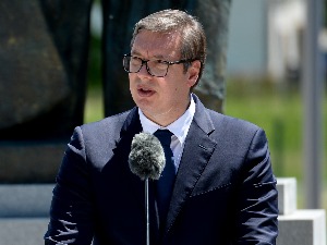 Вучић: Сачуваћемо манастире на KиМ